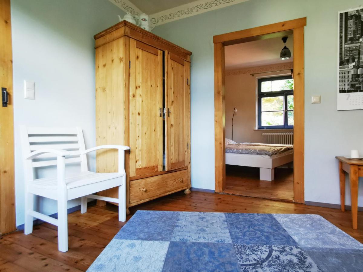Charmantes Apartment Siebenschlaefer - Ferienwohnung Cafe 7 Weida Bagian luar foto