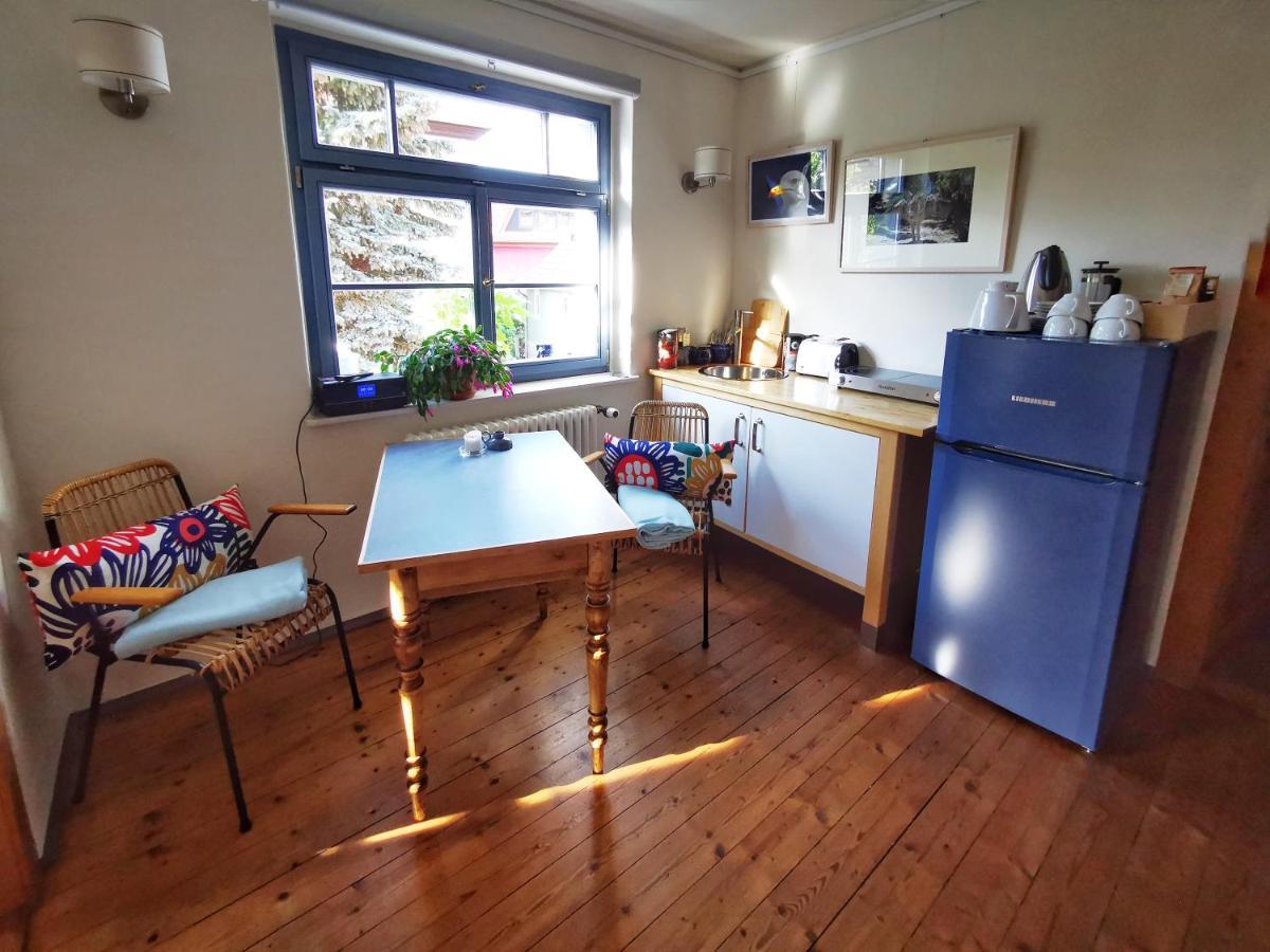 Charmantes Apartment Siebenschlaefer - Ferienwohnung Cafe 7 Weida Bagian luar foto